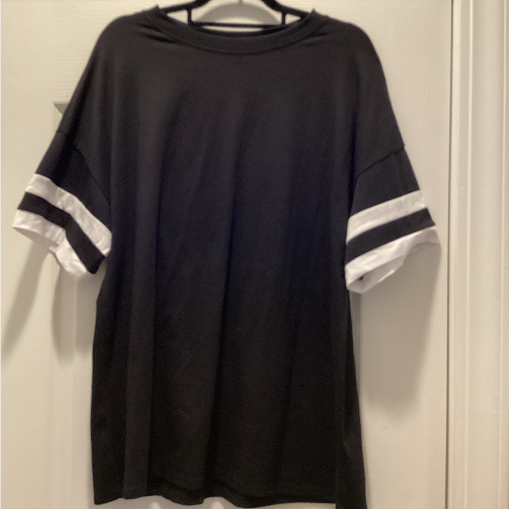 Short-Sleeve Tee with White Stripe Detail
